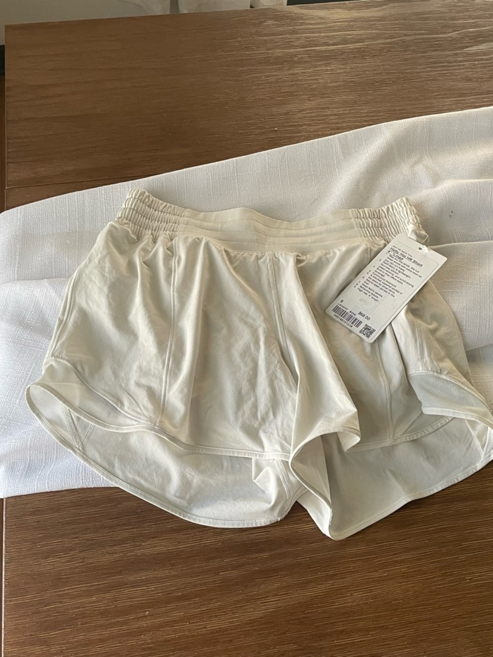 Lululemon Hotty Hot 4” Shorts